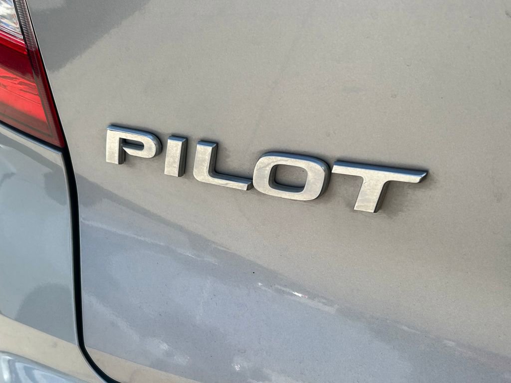Used 2021 Honda Pilot EX image 12