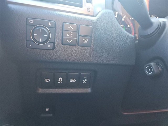 Used 2022 Lexus GX 460 Premium w/ Accessory Package image 17