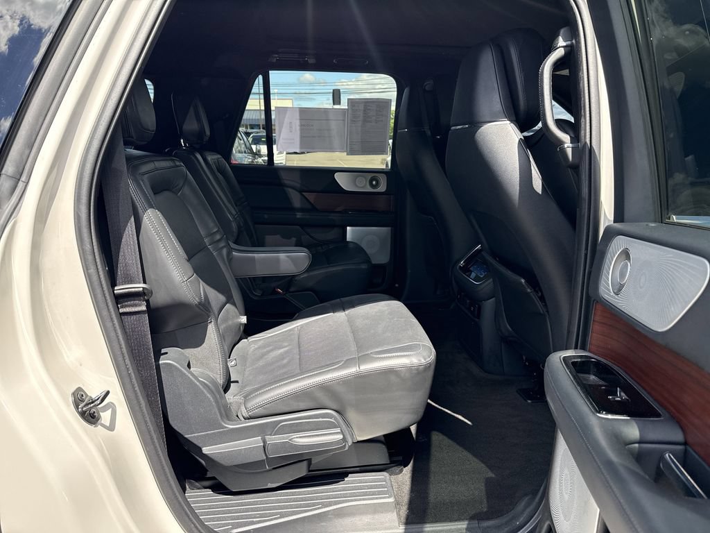 Certified 2023 Lincoln Navigator L Reserve AWD/4WD image 16