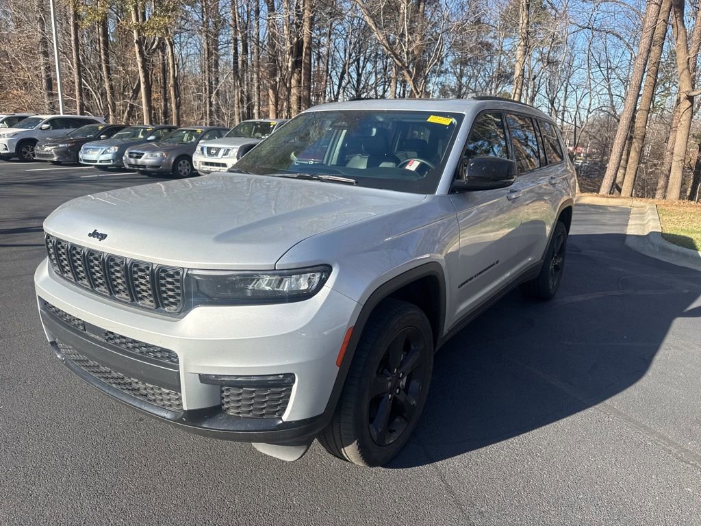 Used 2022 Jeep Grand Cherokee L Limited w/ Black Appearance Package image 15