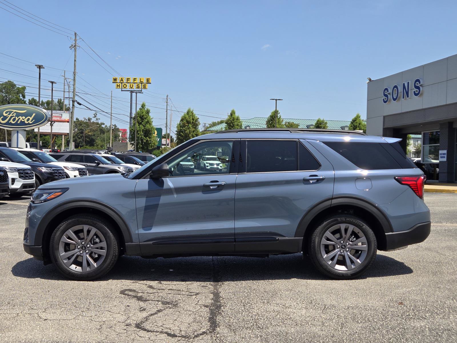 New 2026 Ford Explorer Active w/ Active Comfort Package AWD/4WD image 13