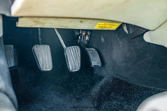 Used 2000 Aston Martin DB7 Vantage RWD image 18