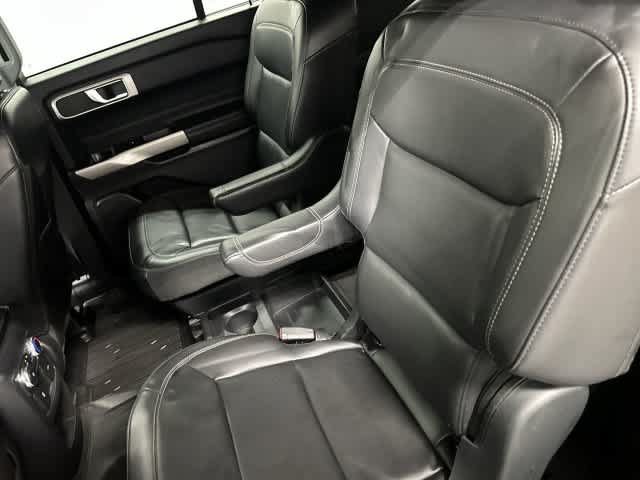 Used 2021 Ford Explorer XLT w/ Equipment Group 202A AWD/4WD image 14