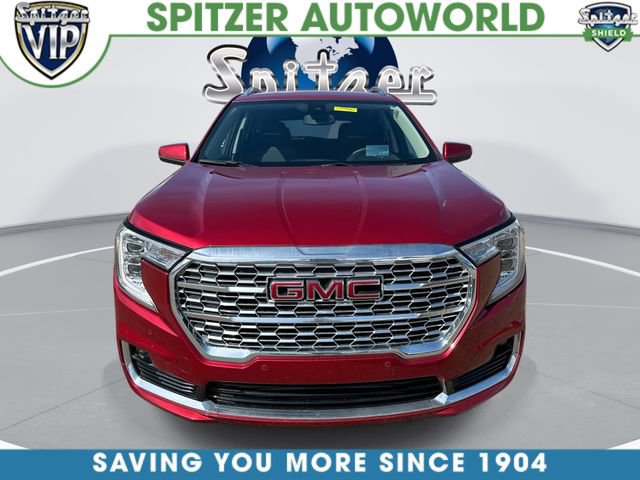 Used 2024 GMC Terrain Denali w/ LPO, Floor Liner Package AWD/4WD image 3