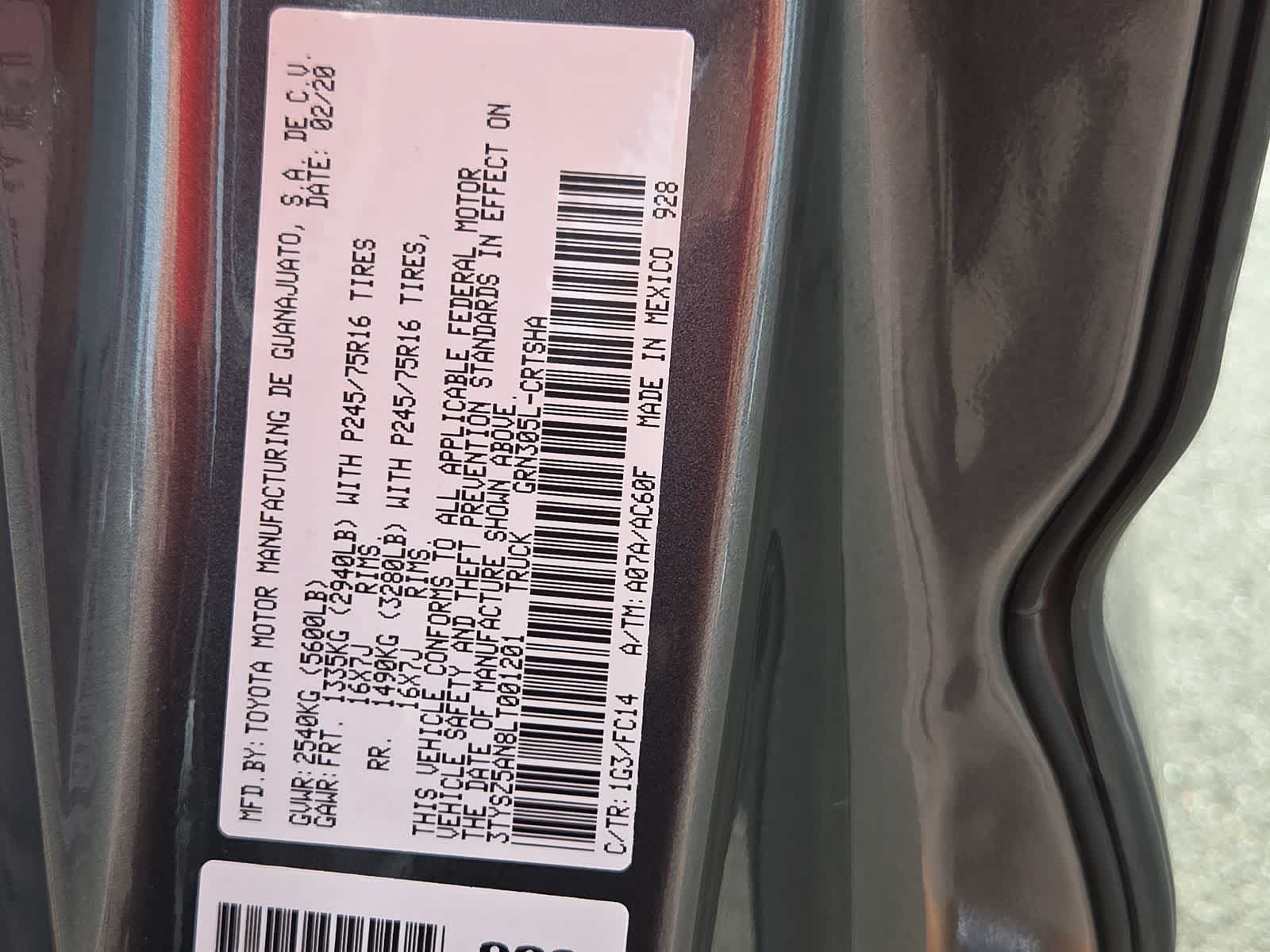 Used 2020 Toyota Tacoma SR5 w/ Blackout Package AWD/4WD image 29