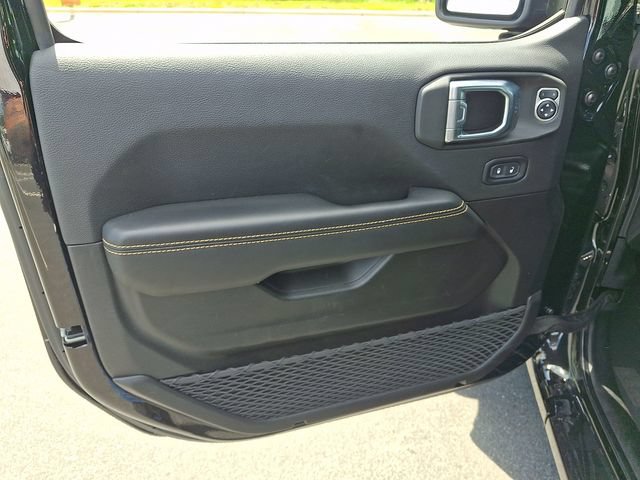 Used 2025 Jeep Wrangler Unlimited Sahara w/ Safety Group AWD/4WD image 12