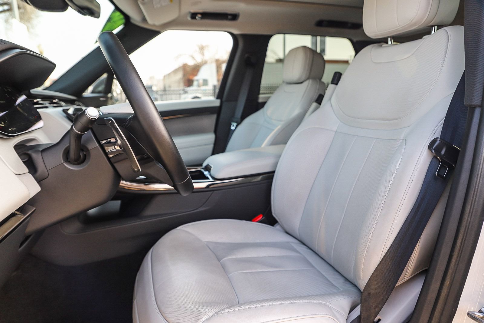 Certified 2024 Land Rover Range Rover Sport SE image 18