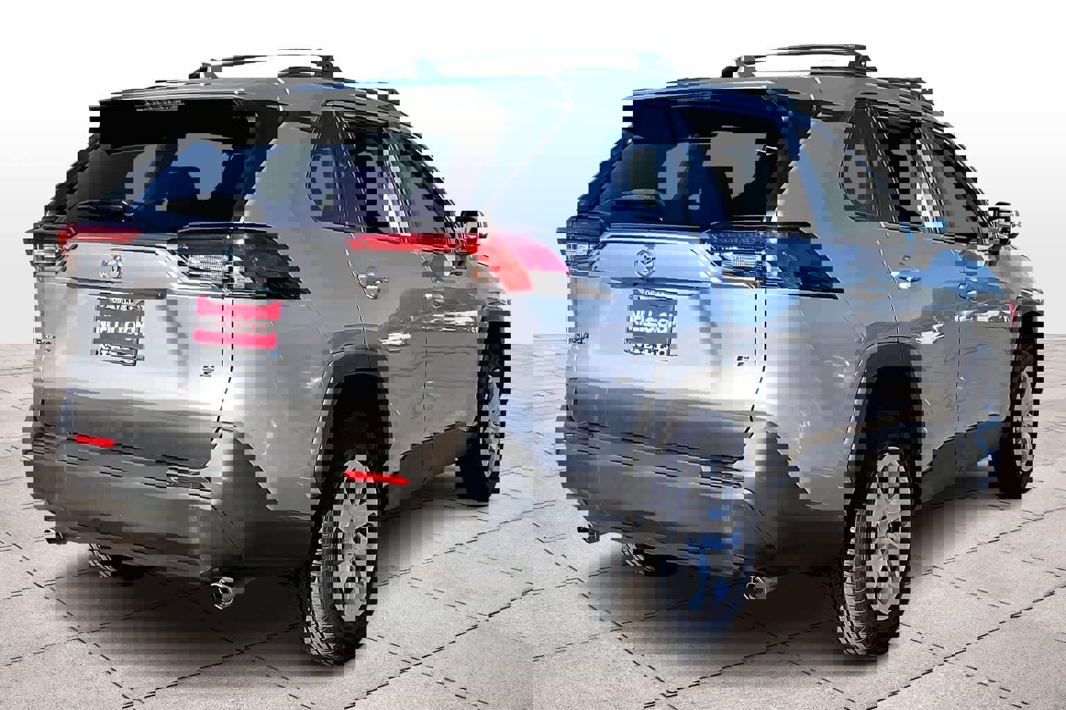 Used 2019 Toyota RAV4 LE w/ Carpet Mat Package image 14