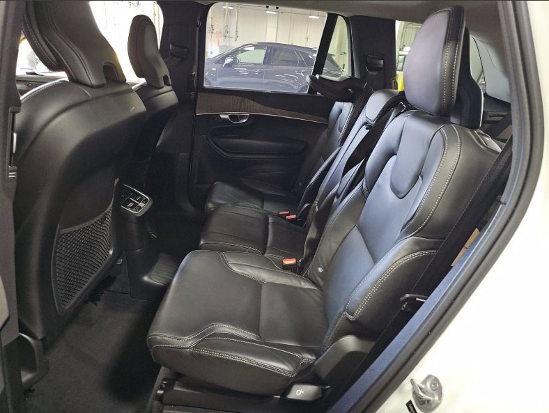 Certified 2024 Volvo XC90 T8 Ultimate AWD/4WD image 4