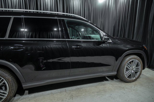 Certified 2026 Mercedes-Benz GLS 450 4MATIC image 4