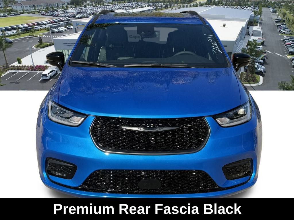 New 2026 Chrysler Pacifica Limited w/ S Appearance Package image 9
