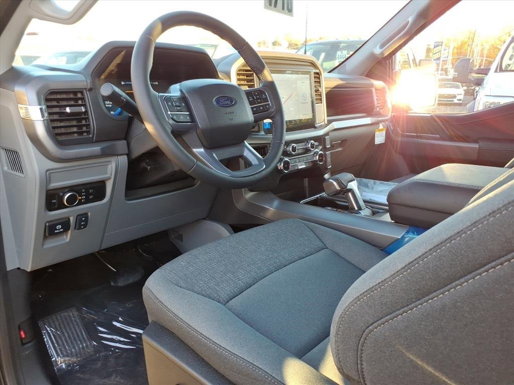 New 2025 Ford F150 Lightning XLT image 11