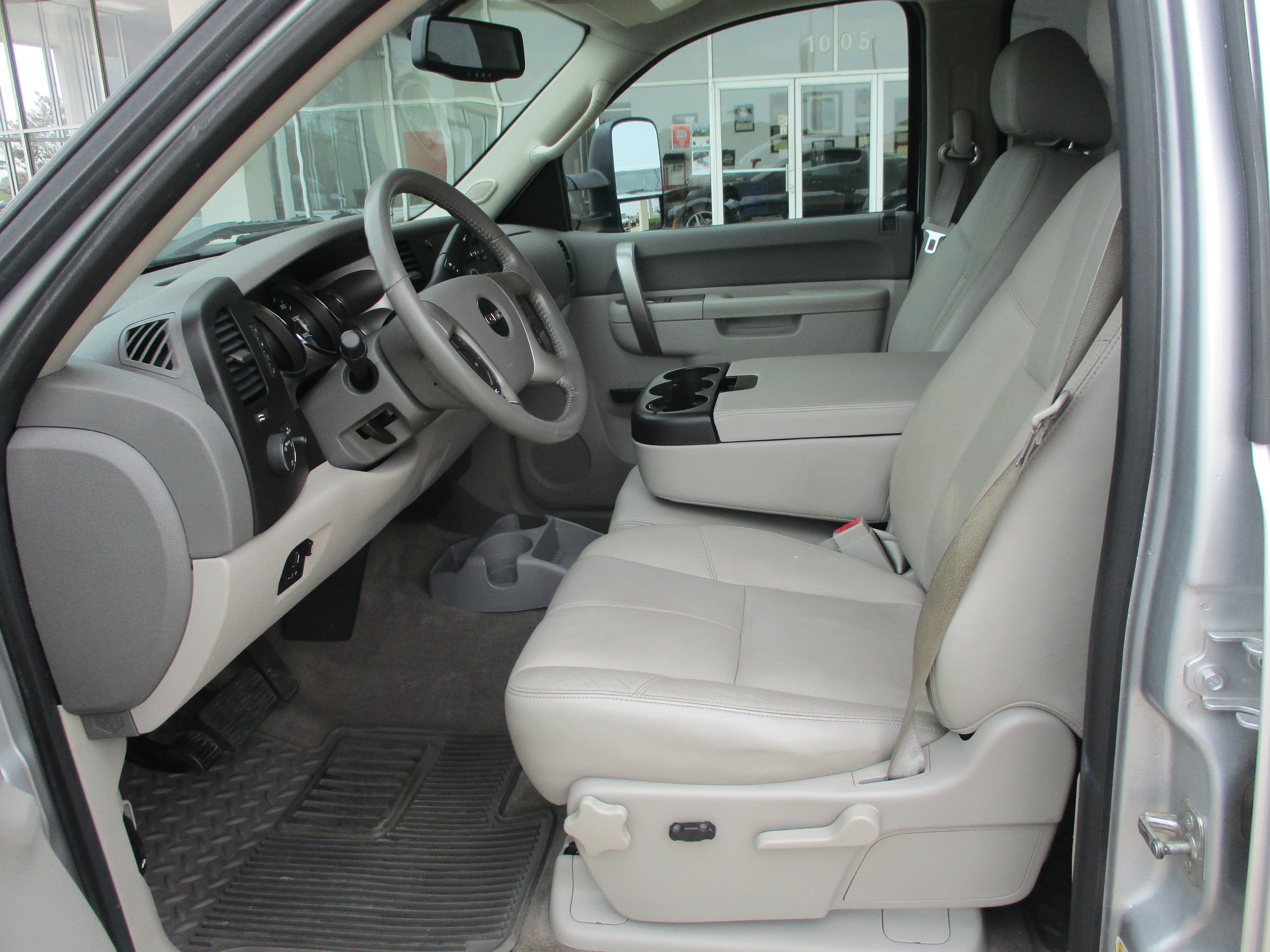 Used 2014 GMC Sierra 2500 SLE w/ SLE Preferred Package RWD image 4