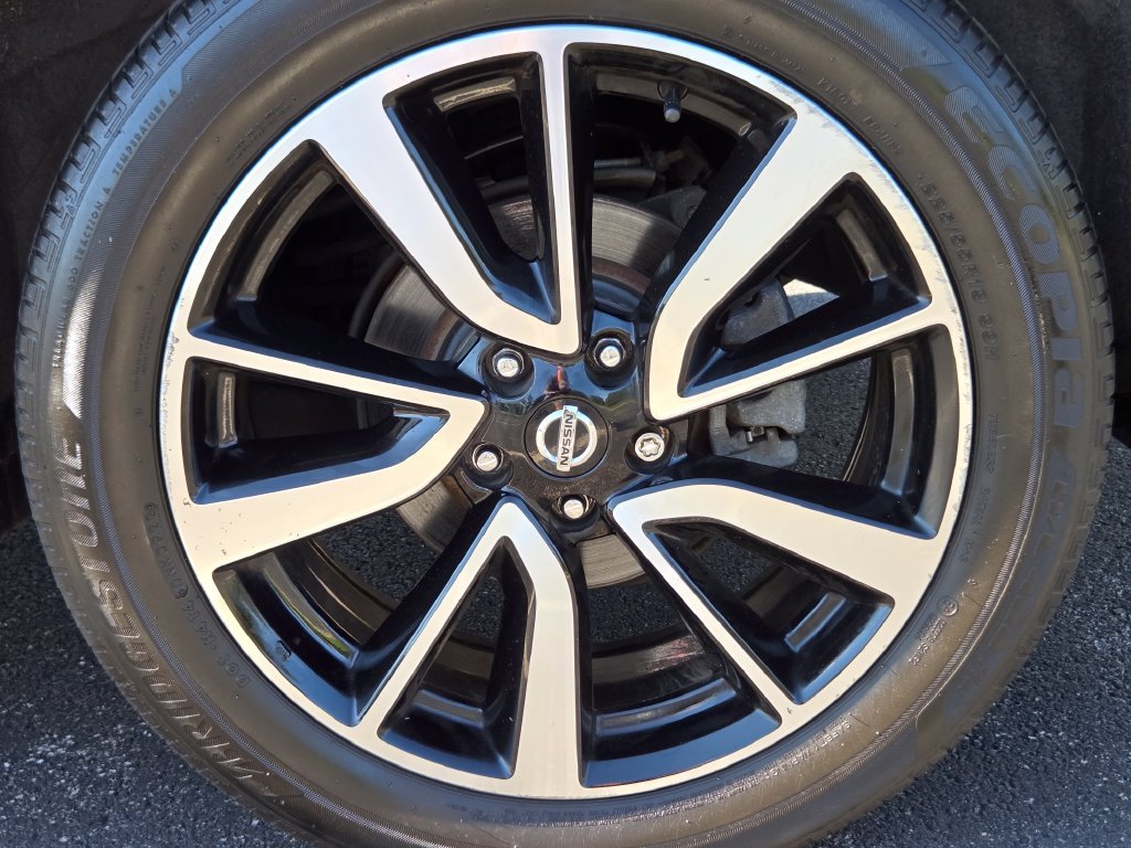 Used 2019 Nissan Rogue SL w/ Premium Package AWD/4WD image 16