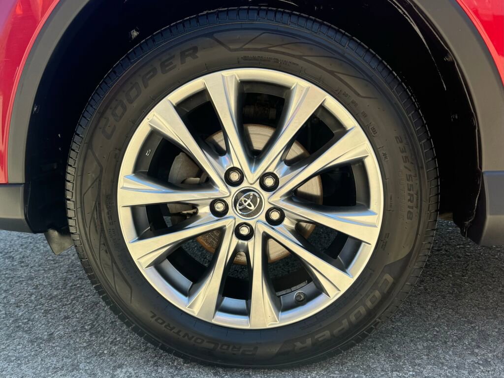 Used 2016 Toyota RAV4 Limited image 9