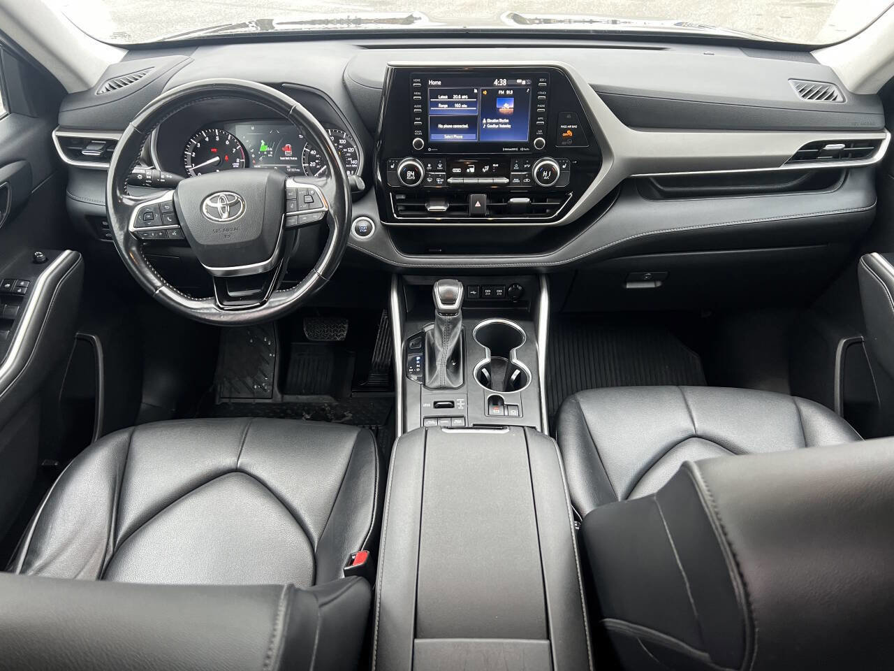 Used 2021 Toyota Highlander XLE image 22