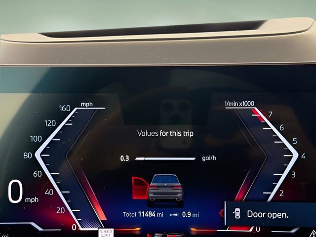 Used 2024 BMW X7 xDrive40i w/ Executive Package image 22