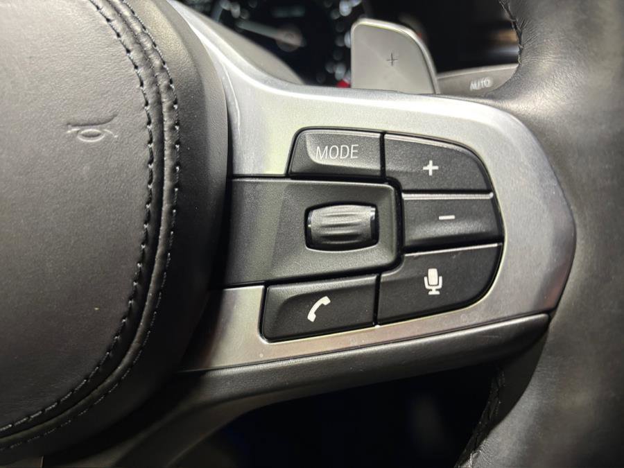 Used 2018 BMW 540i xDrive image 18