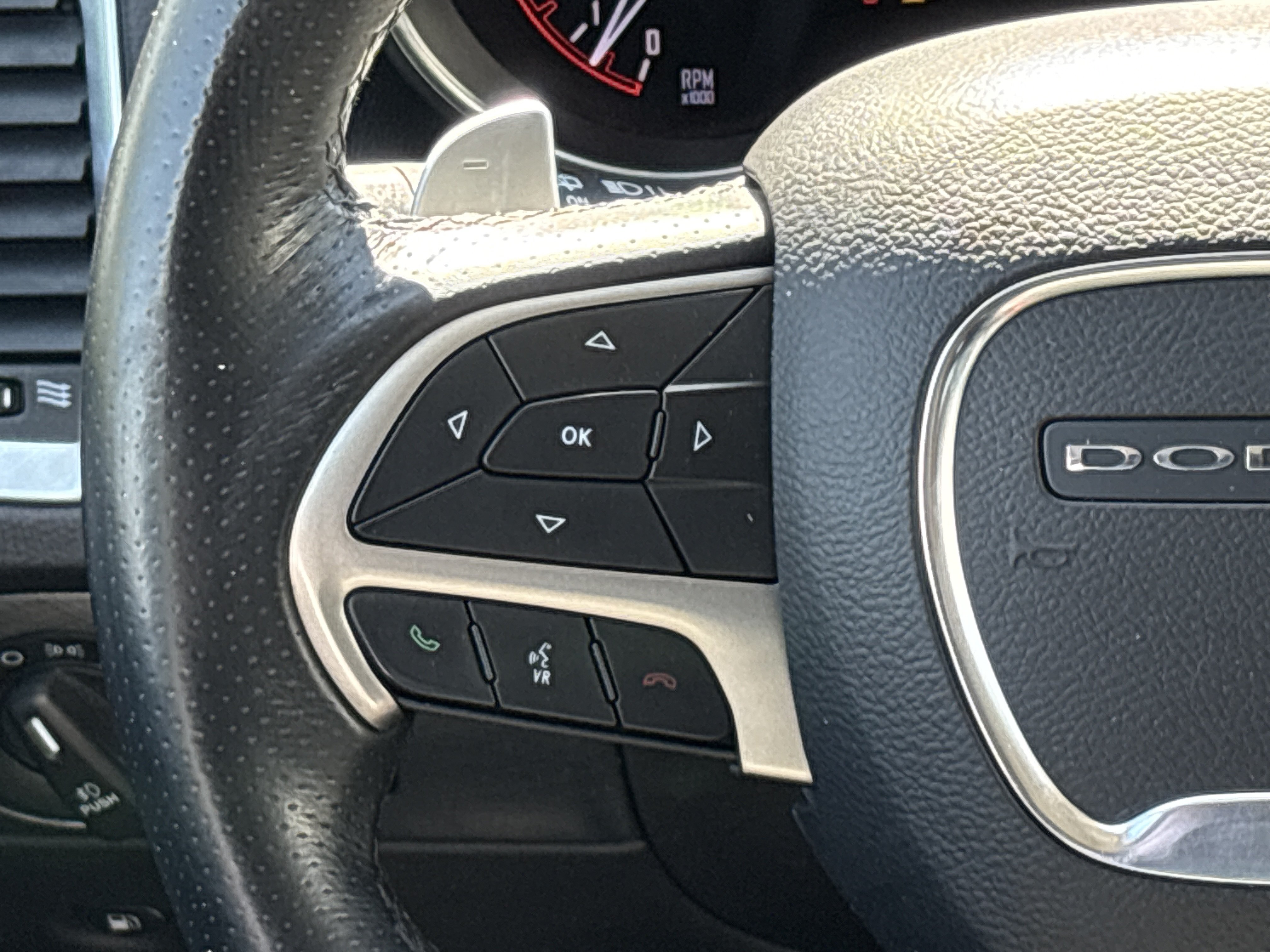 Used 2018 Dodge Durango Citadel w/ Technology Group AWD/4WD image 23