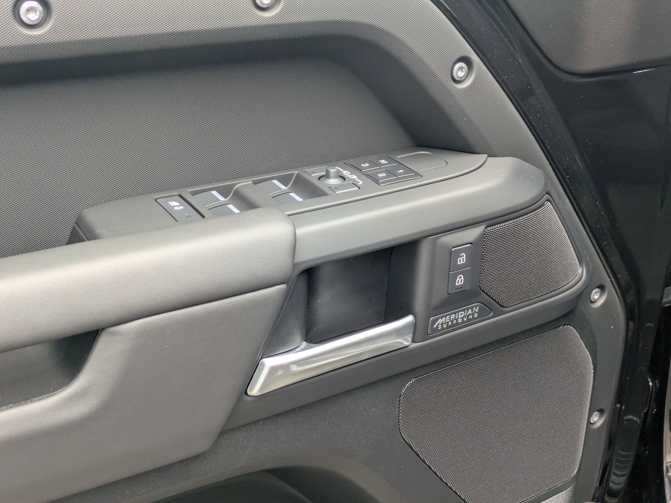 New 2026 Land Rover Defender 110 X-Dynamic SE AWD/4WD image 14