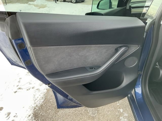 Used 2021 Tesla Model Y Long Range image 22