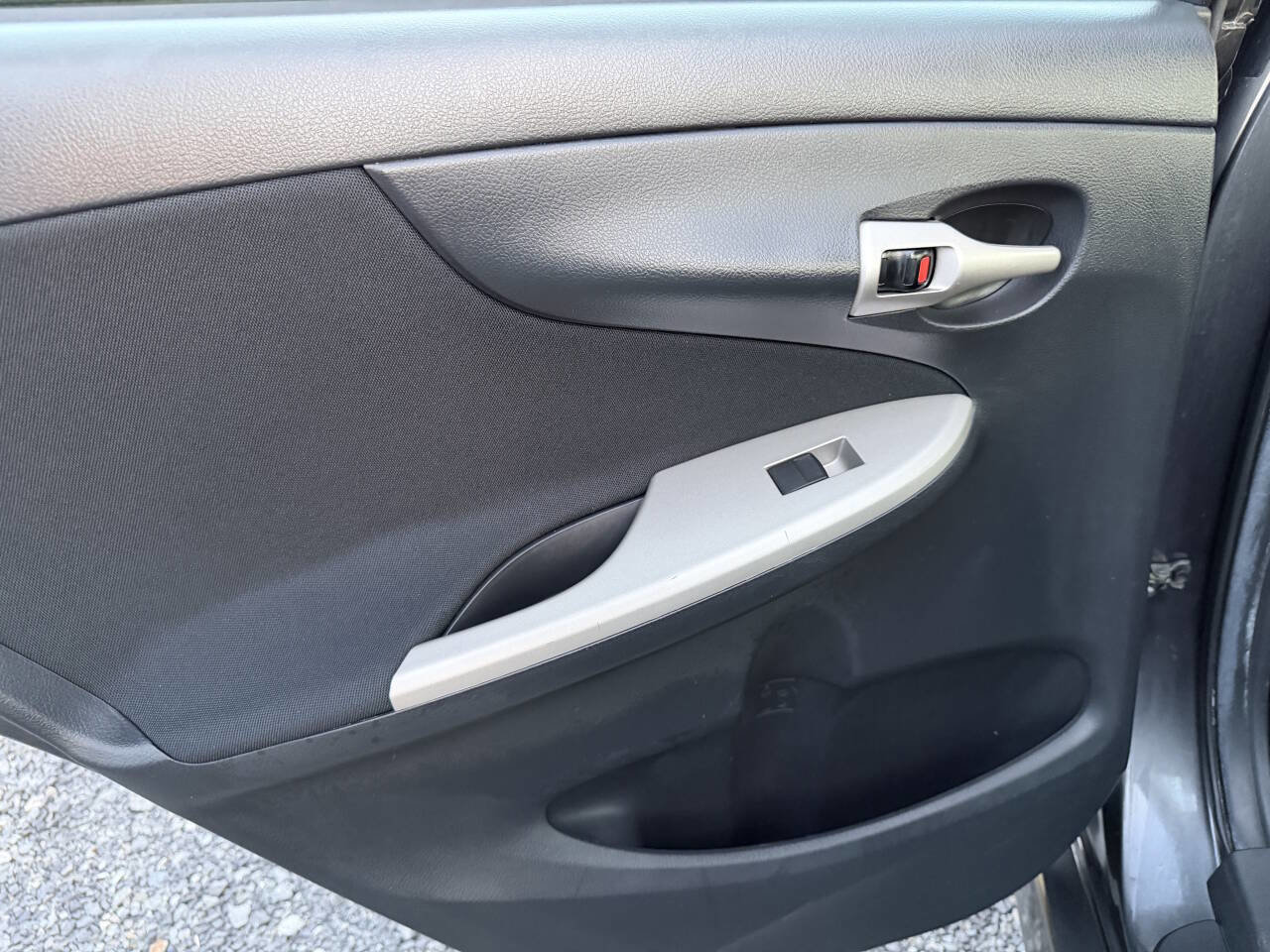 Used 2010 Toyota Corolla S image 35