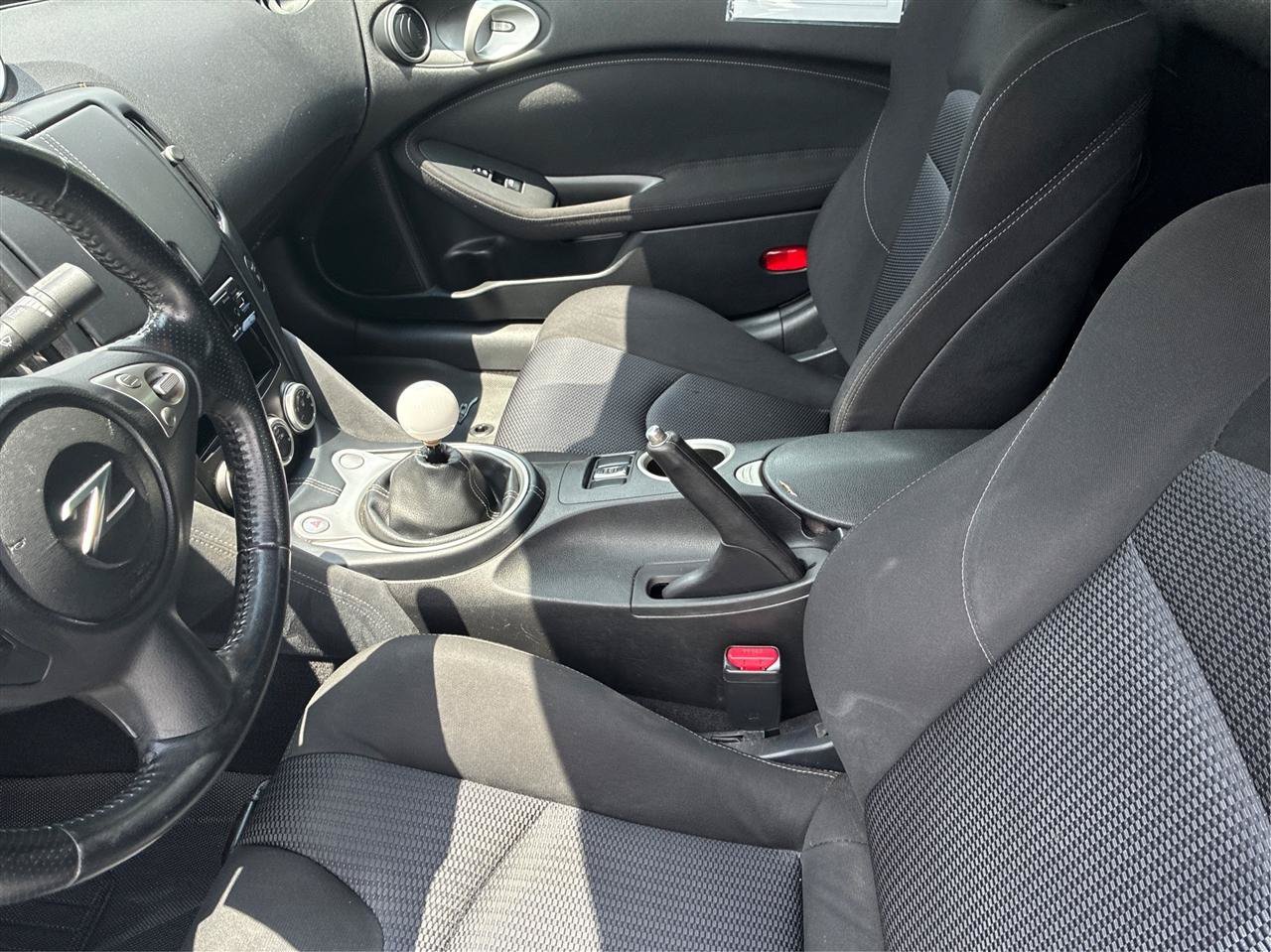 Used 2010 Nissan 370Z Roadster RWD image 18
