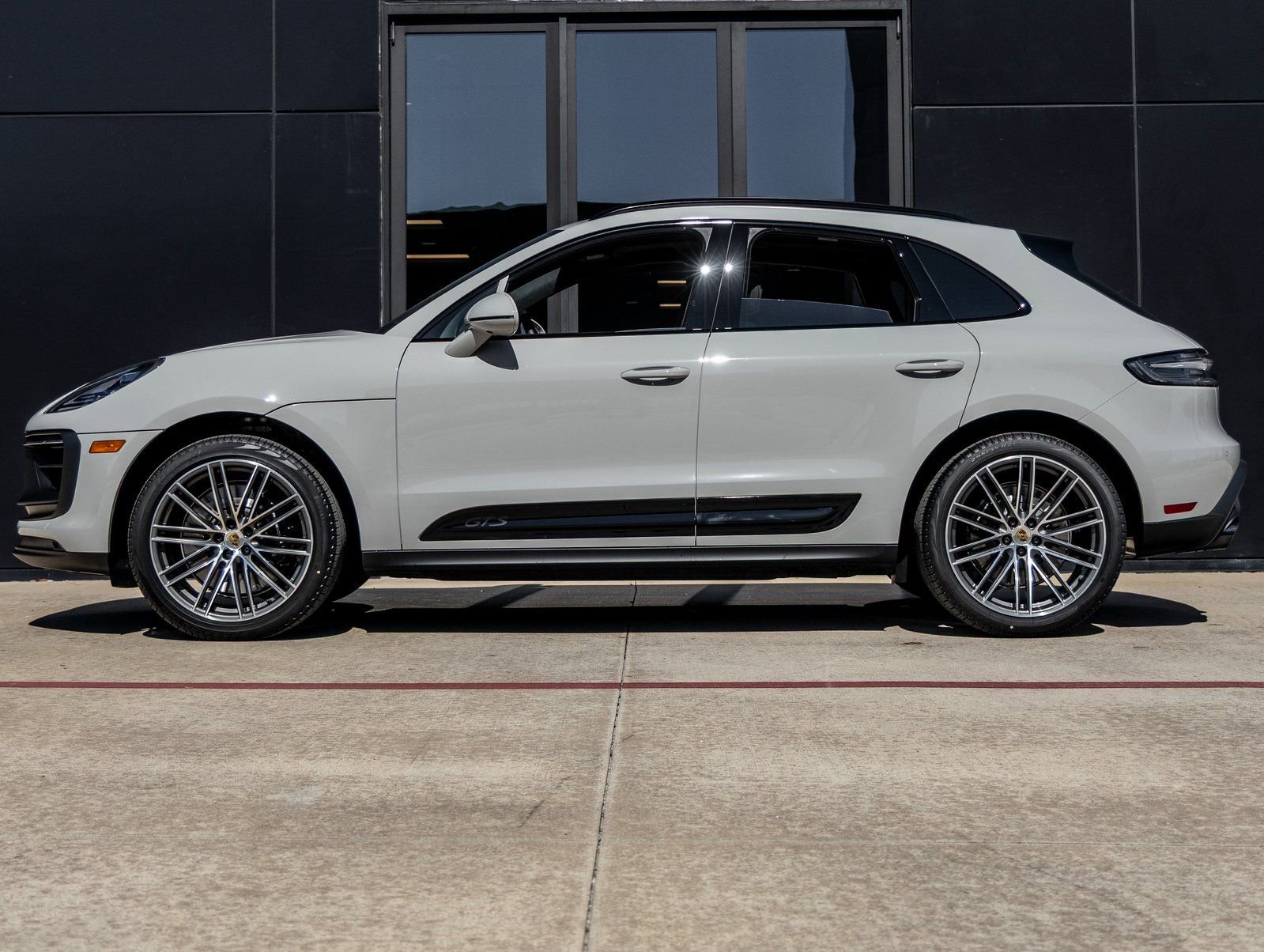 New 2026 Porsche Macan GTS AWD/4WD image 2