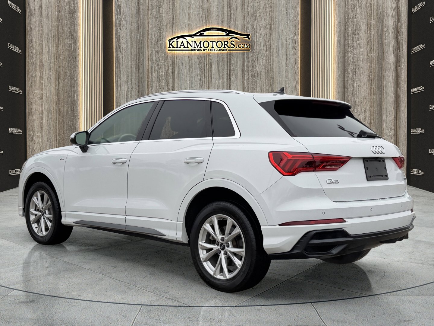 Used 2021 Audi Q3 2.0T Premium w/ Convenience Package image 5