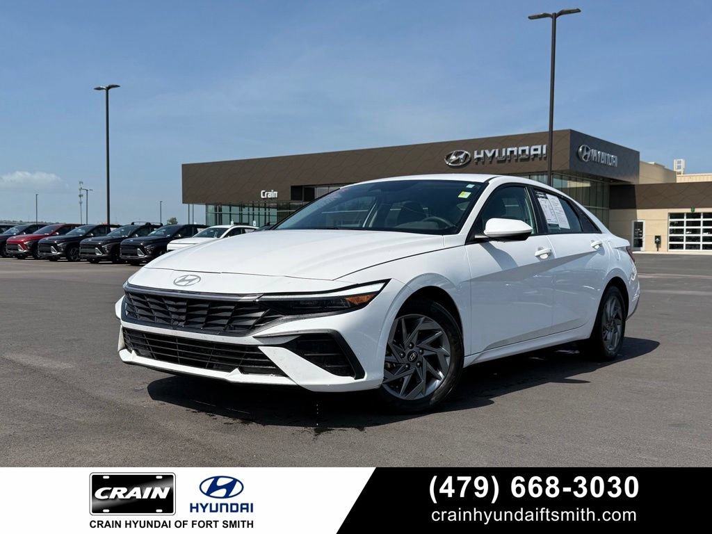 Certified 2024 Hyundai Elantra SEL FWD image 1