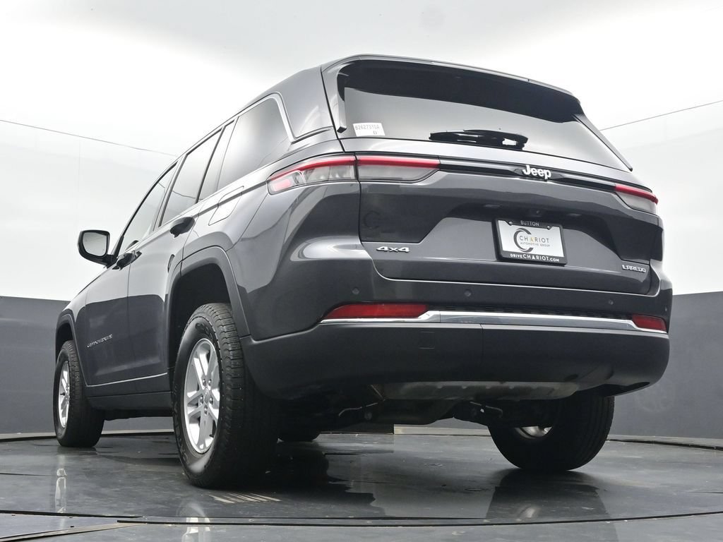 Used 2022 Jeep Grand Cherokee Laredo w/ Luxury Tech Group I AWD/4WD image 46