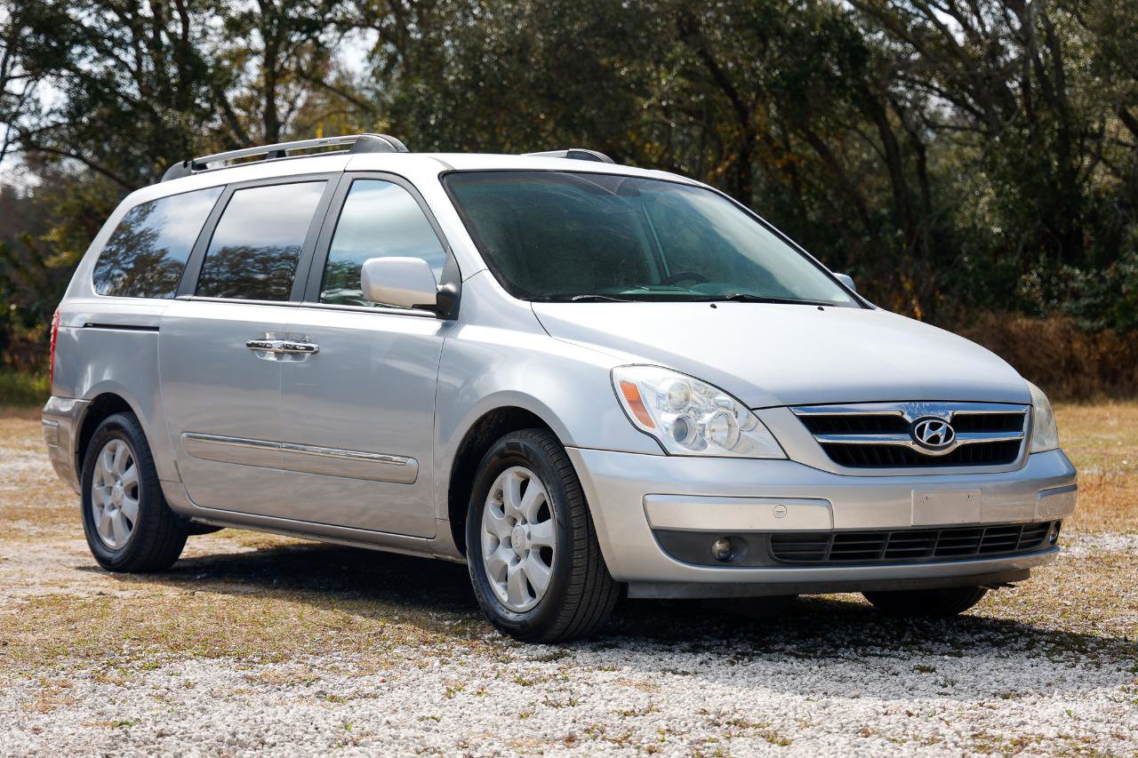 Used 2007 Hyundai Entourage Limited image 15
