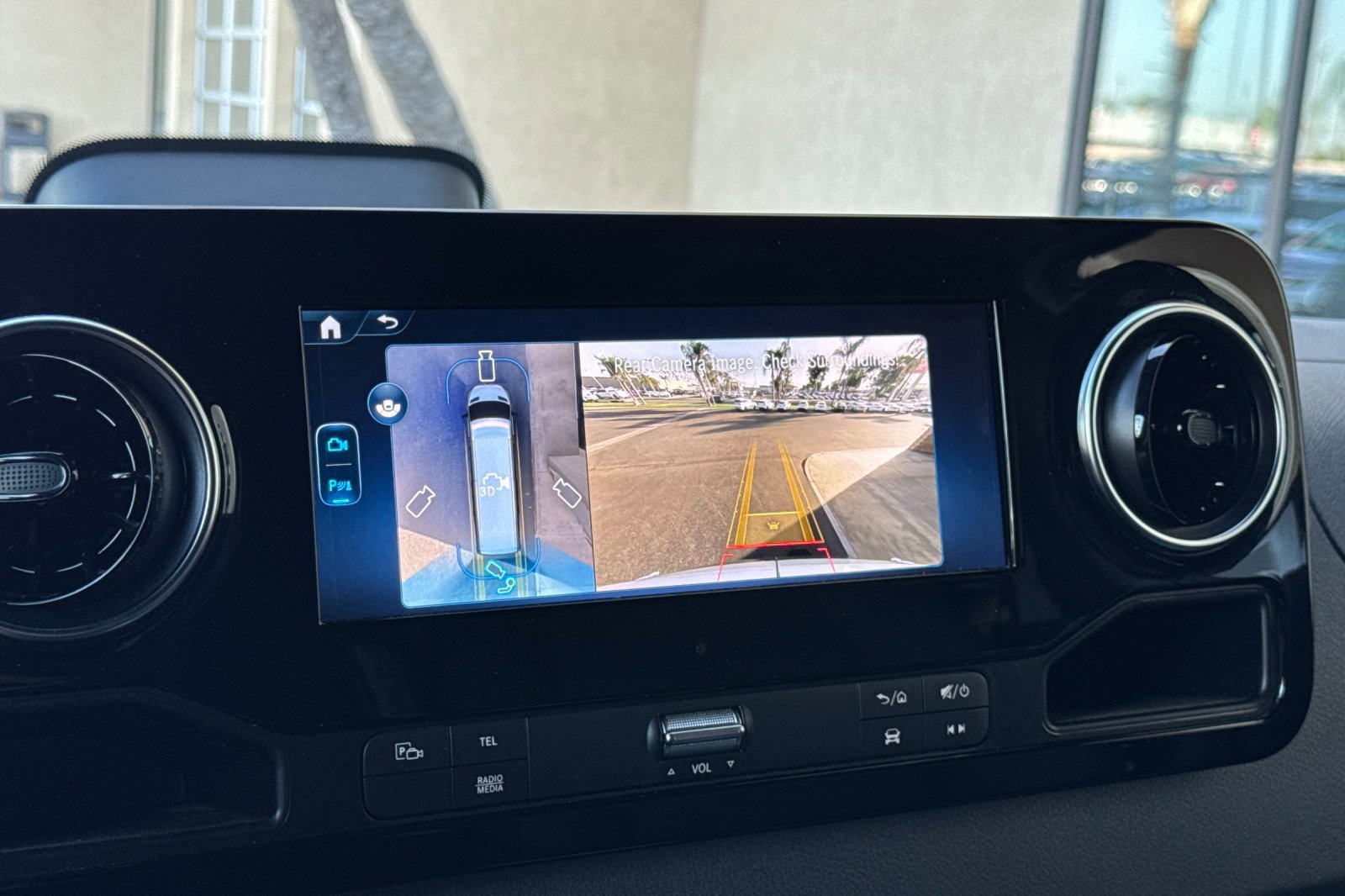 Used 2025 Mercedes-Benz Sprinter 2500 image 21