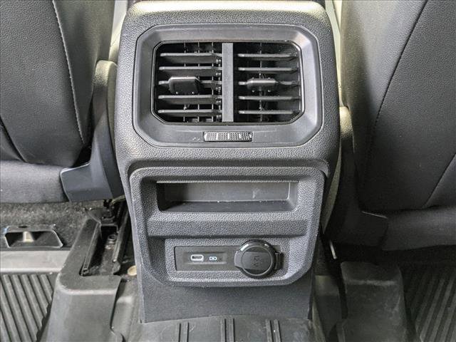 Used 2024 Volkswagen Tiguan SE FWD image 13
