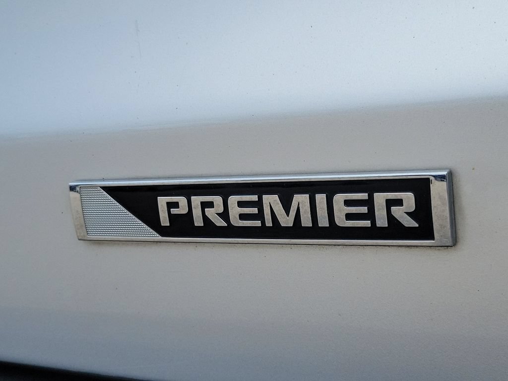 Used 2018 Chevrolet Suburban Premier AWD/4WD image 6