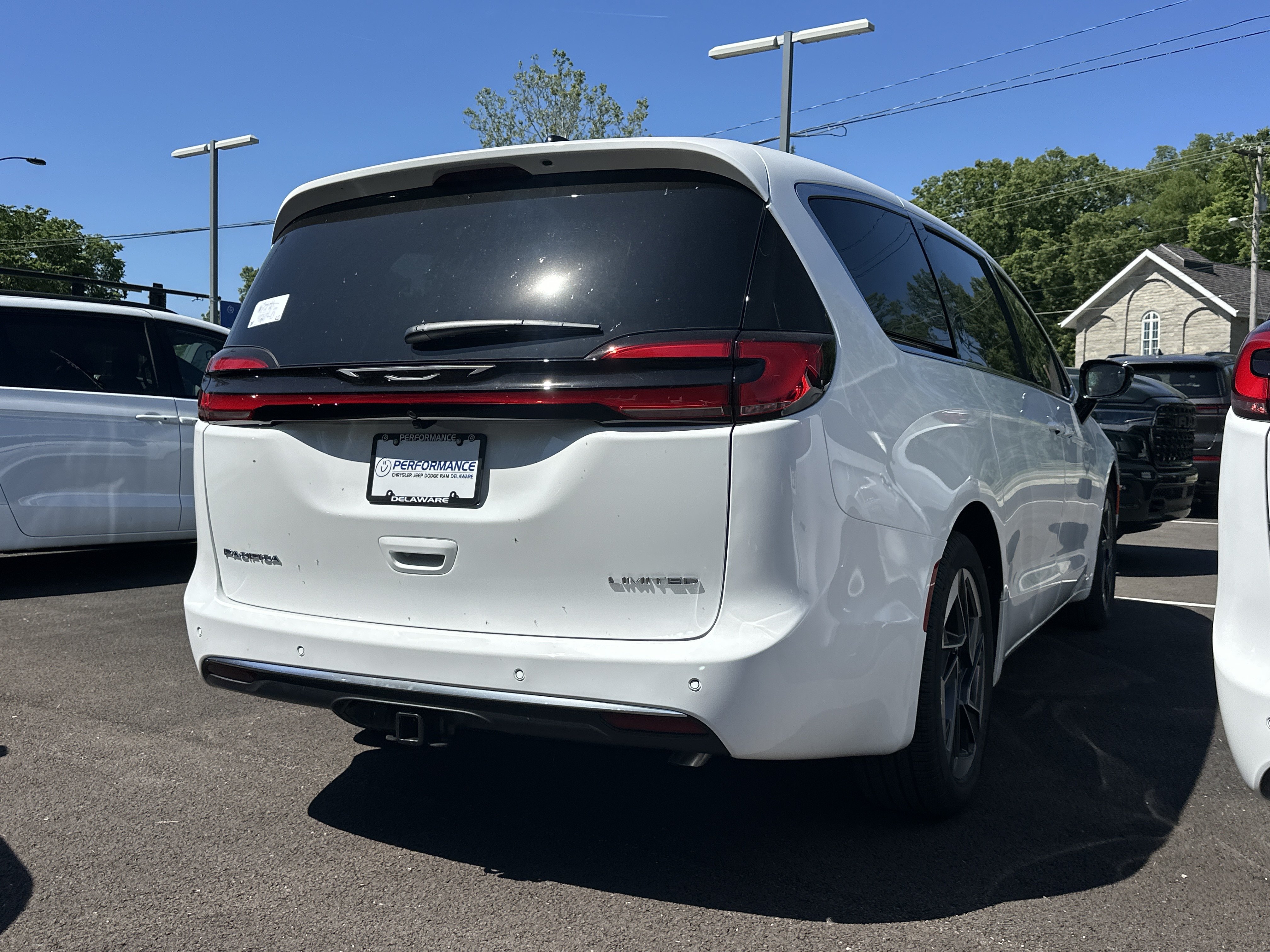 New 2027 Chrysler Pacifica Limited w/ Family Tech Group FWD image 17