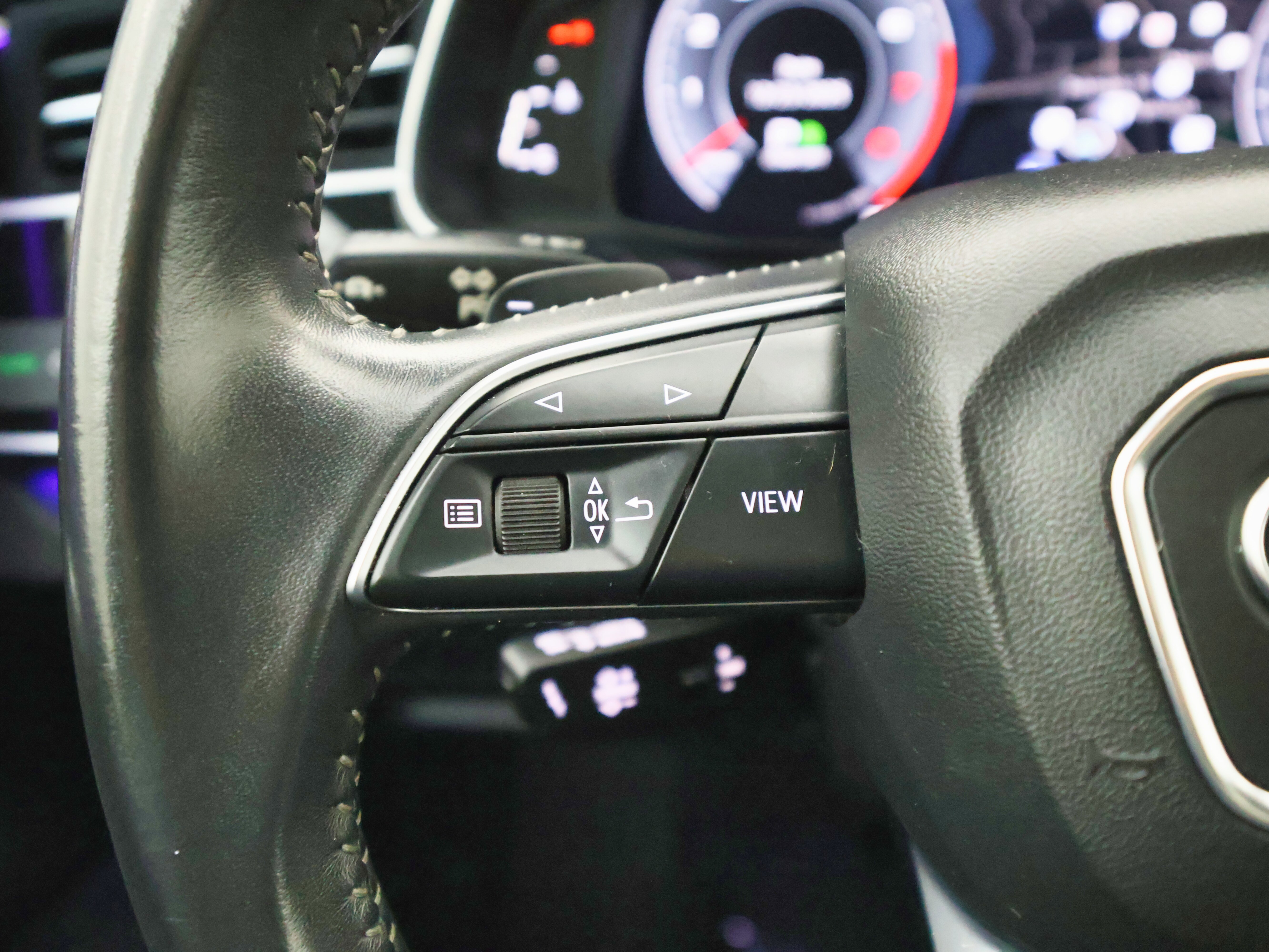 Used 2019 Audi Q8 Premium Plus w/ Premium Plus image 36