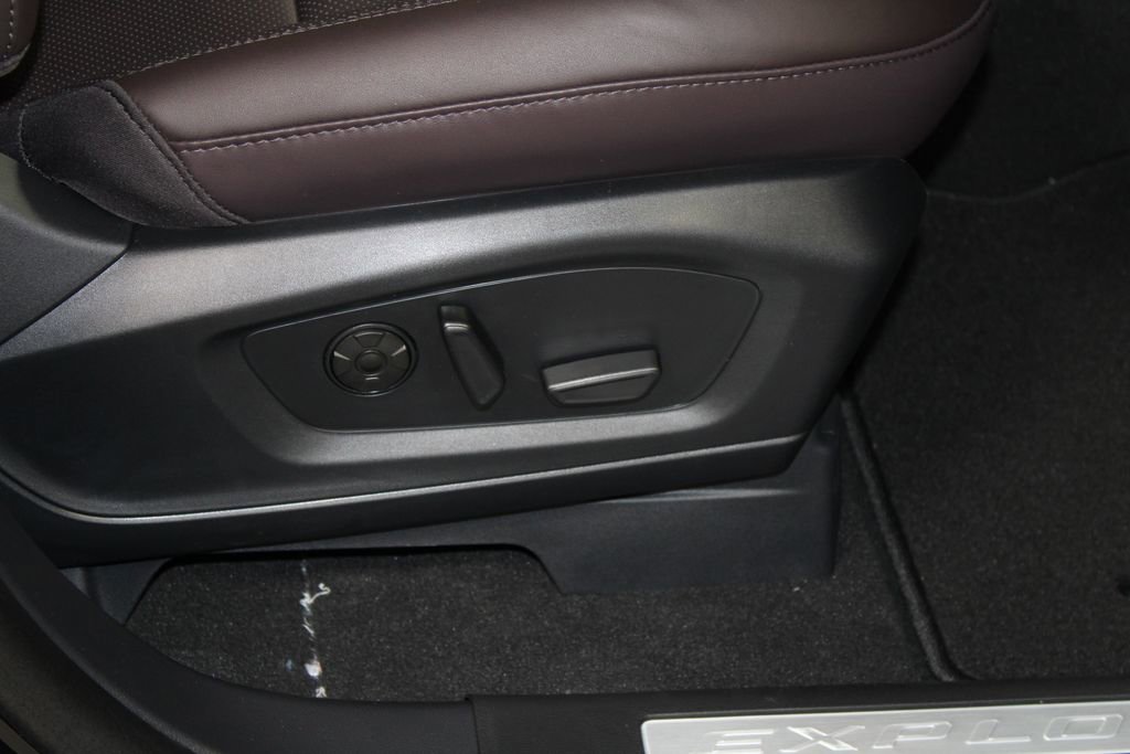 New 2026 Ford Explorer Platinum w/ LUX Leather Package image 27
