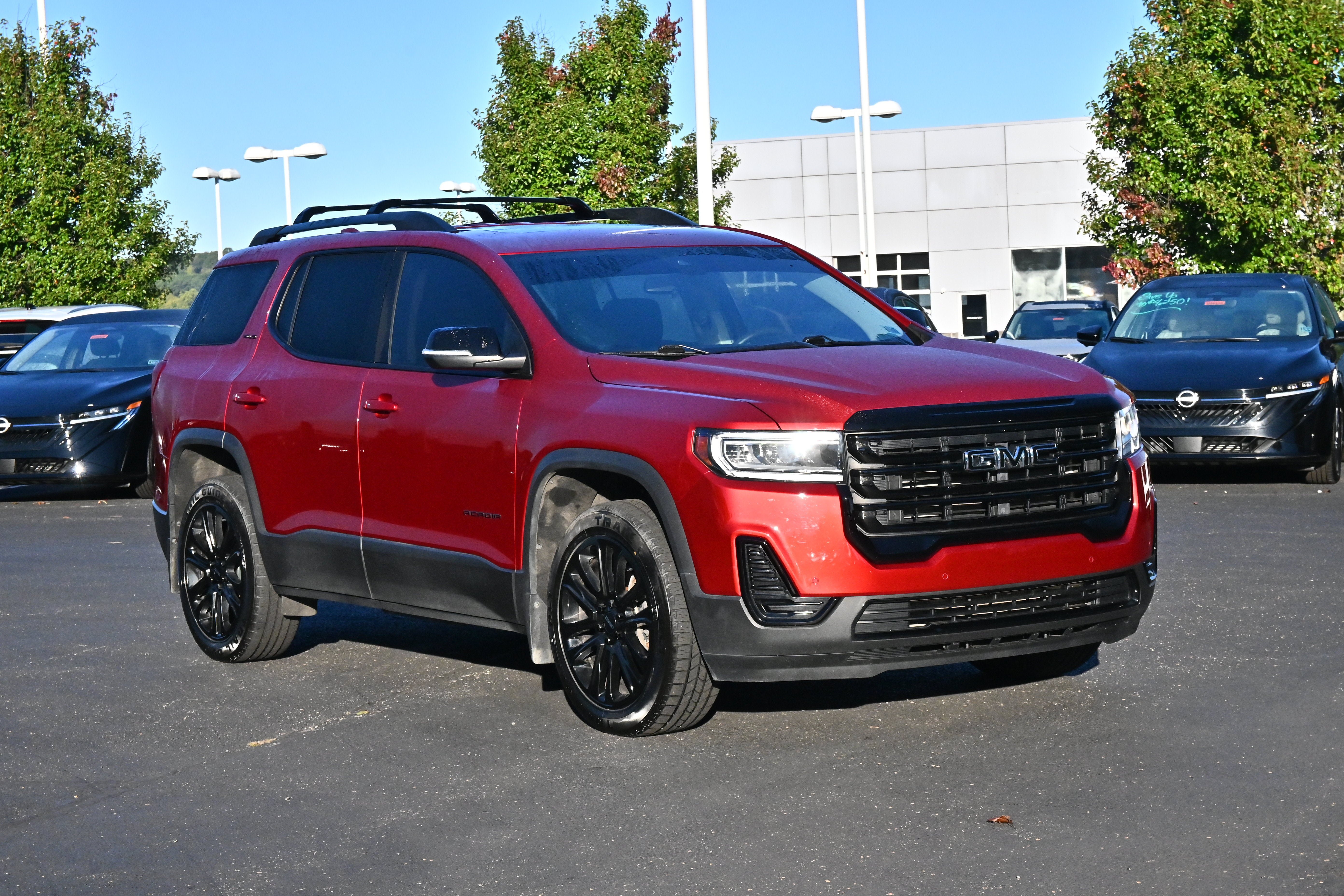 Used 2022 GMC Acadia SLE w/ Driver Convenience Package AWD/4WD image 2