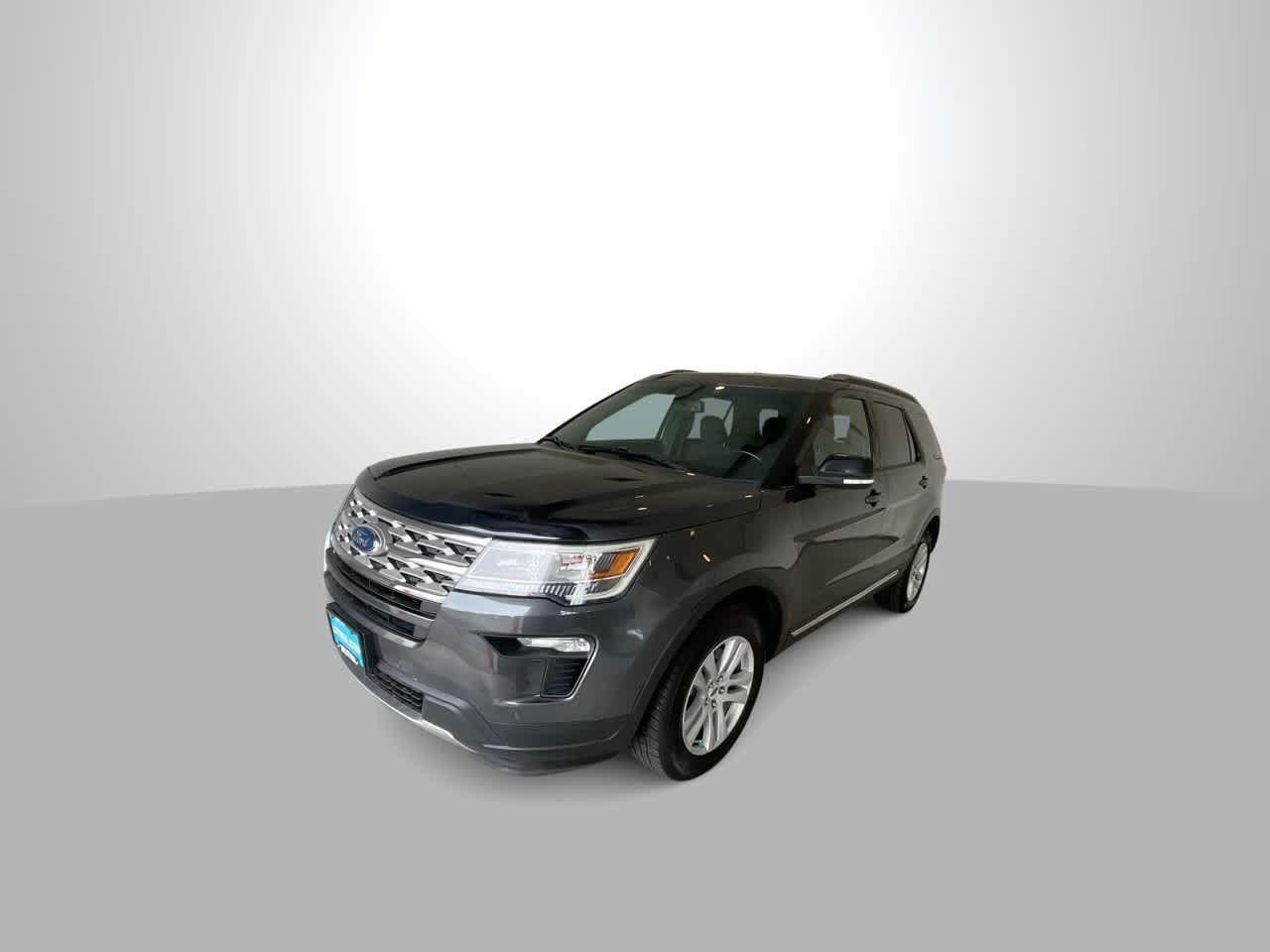 Used 2018 Ford Explorer XLT AWD/4WD image 4