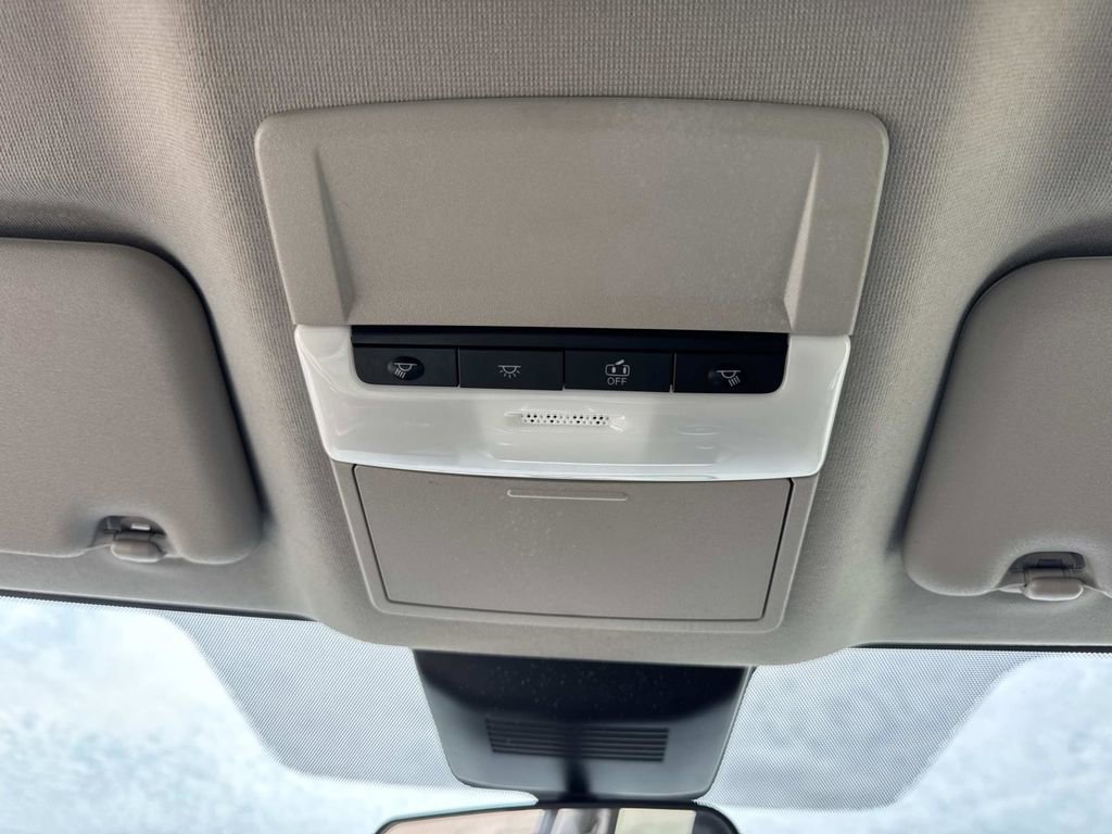 Used 2025 Nissan Sentra SV FWD image 46