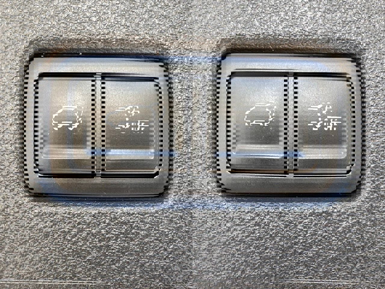 Used 2025 Kia Telluride EX w/ EX Captain's Chair Package image 14