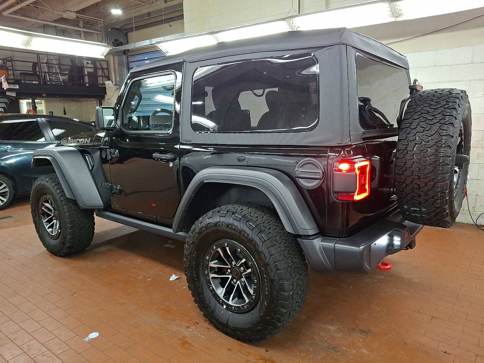 Used 2025 Jeep Wrangler Rubicon w/ Xtreme 35 Tire Package image 6