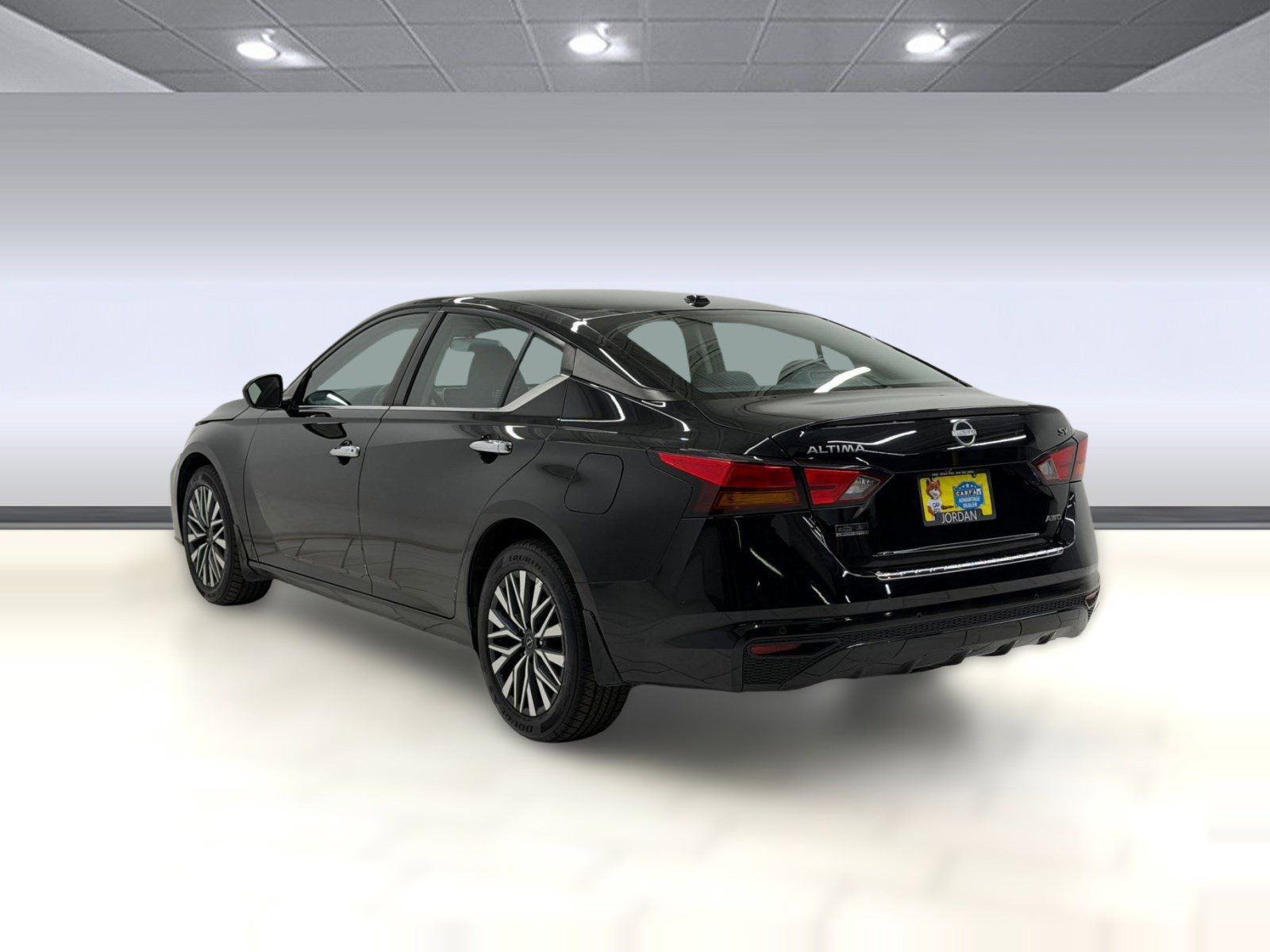 Used 2023 Nissan Altima 2.5 SV AWD/4WD image 2