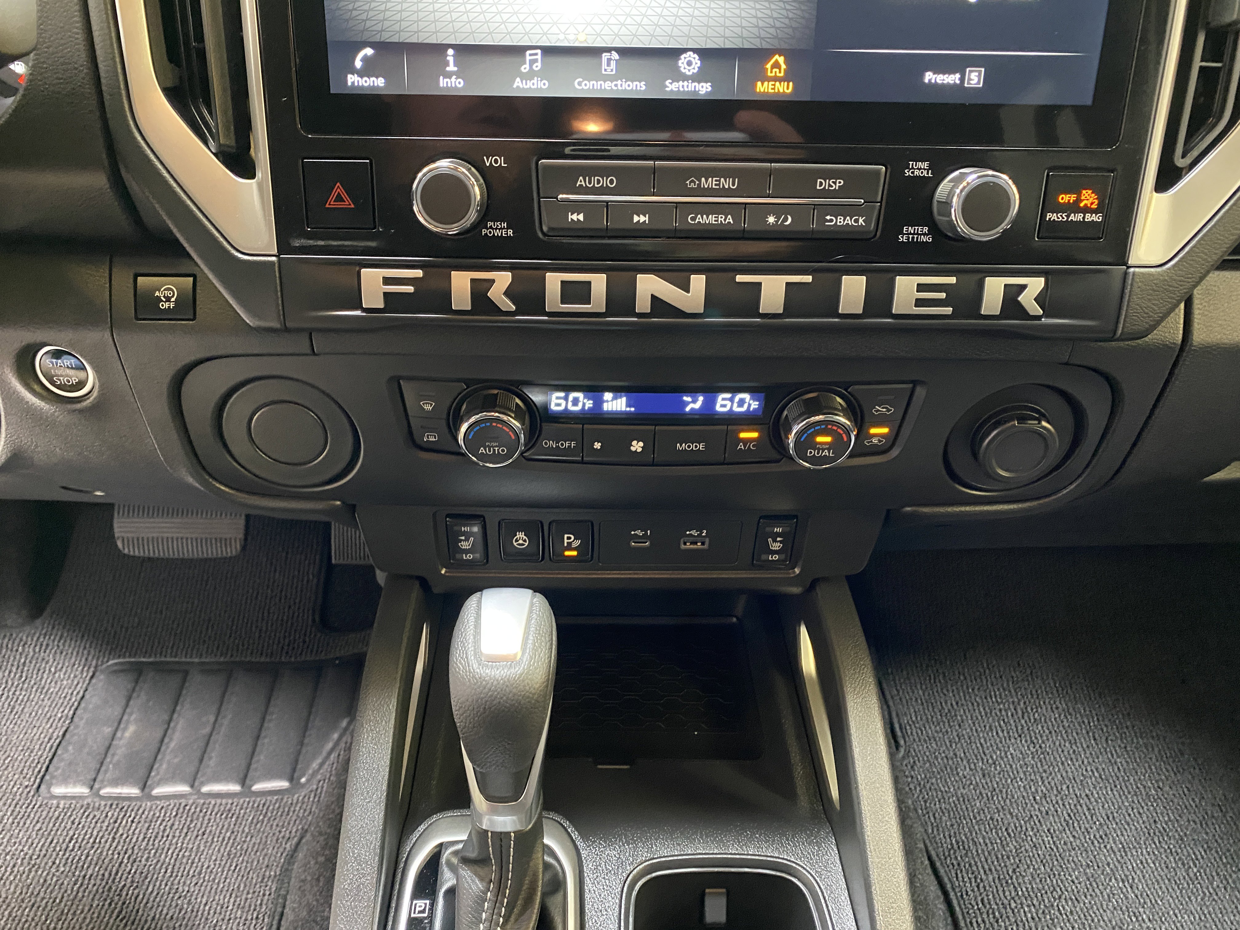 Used 2025 Nissan Frontier SV w/ SV Convenience Package image 38