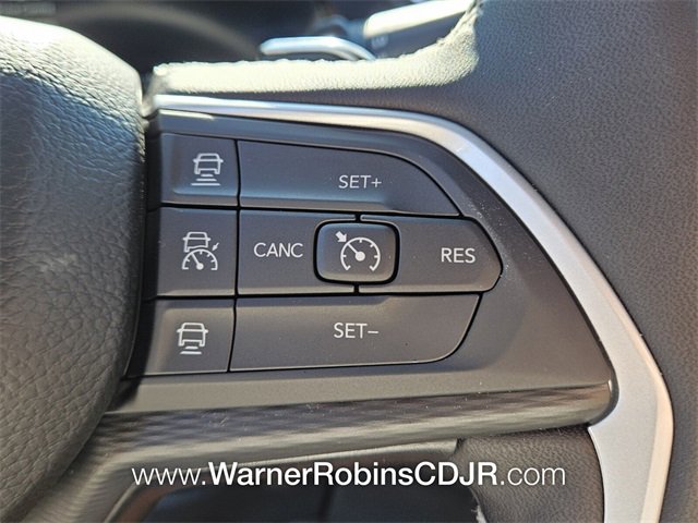 New 2025 Jeep Grand Cherokee Altitude image 27