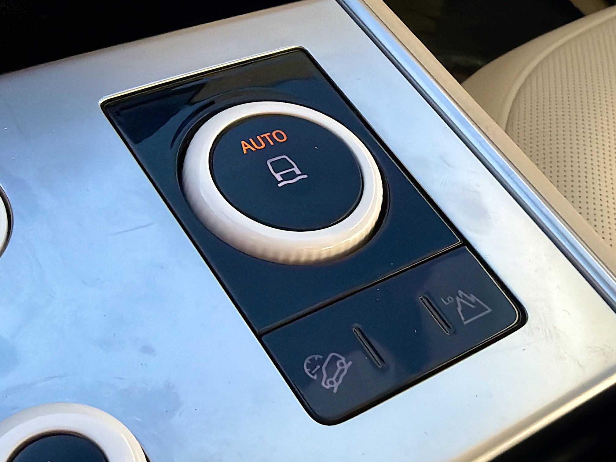 Used 2023 Land Rover Range Rover SV image 31