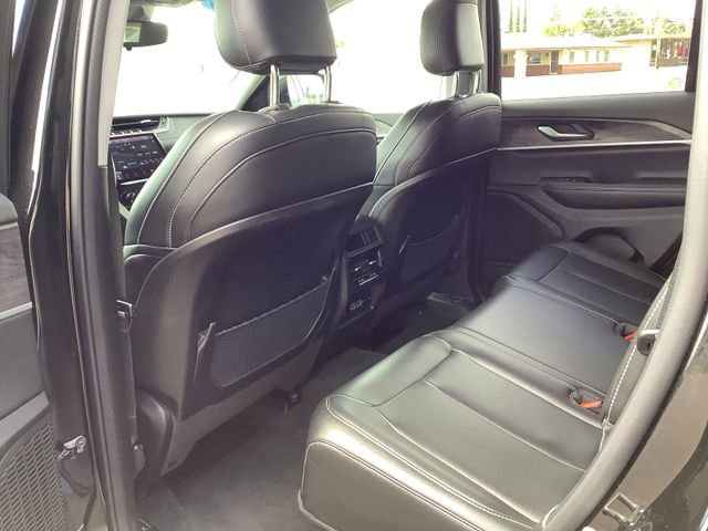 Used 2024 Jeep Grand Cherokee Limited RWD image 24