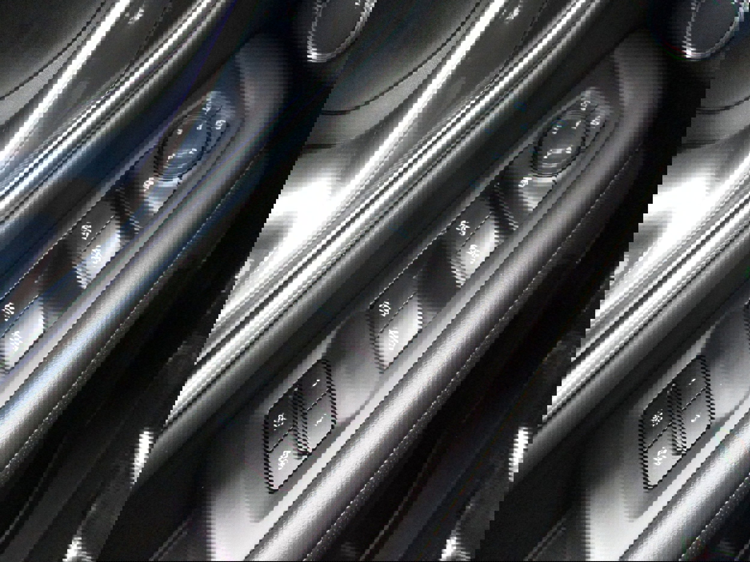 Used 2021 GMC Yukon SLT image 32