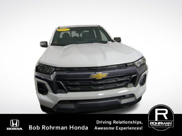 Used 2025 Chevrolet Colorado LT w/ Advanced Trailering Package AWD/4WD image 3